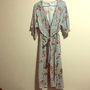 Floral dress. Size L
